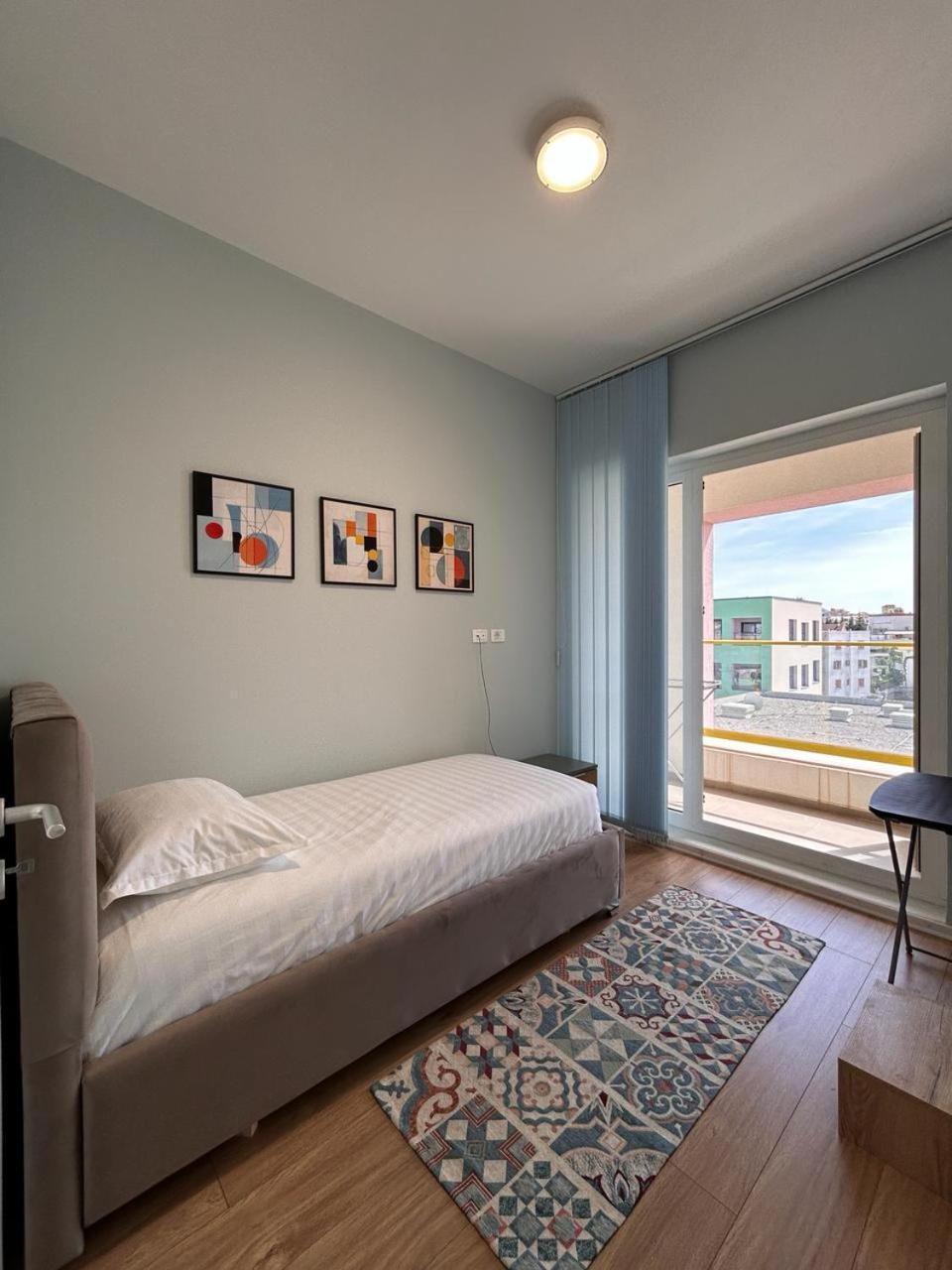Picasso Apartment Тирана Екстер'єр фото