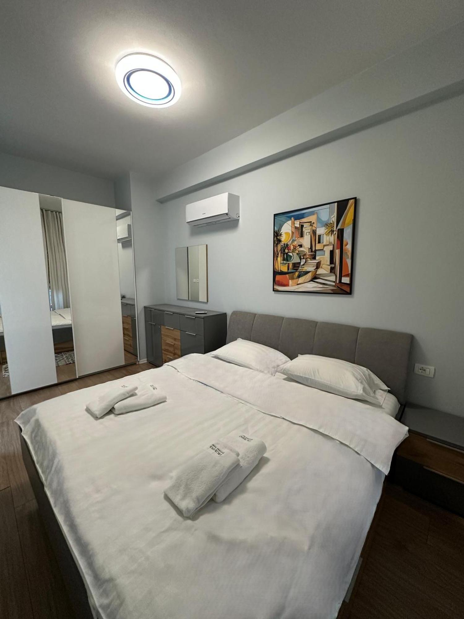 Picasso Apartment Тирана Екстер'єр фото