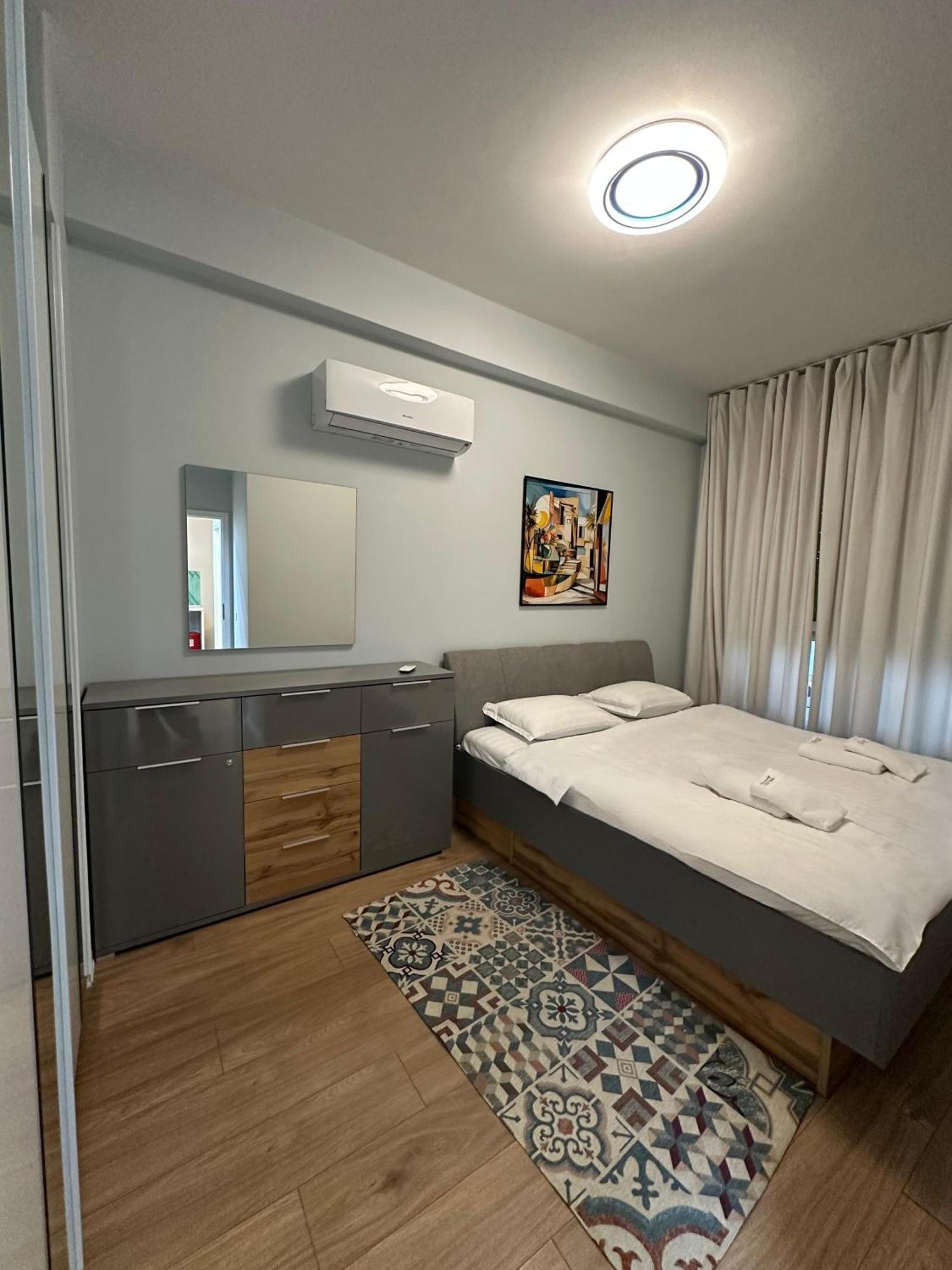 Picasso Apartment Тирана Екстер'єр фото