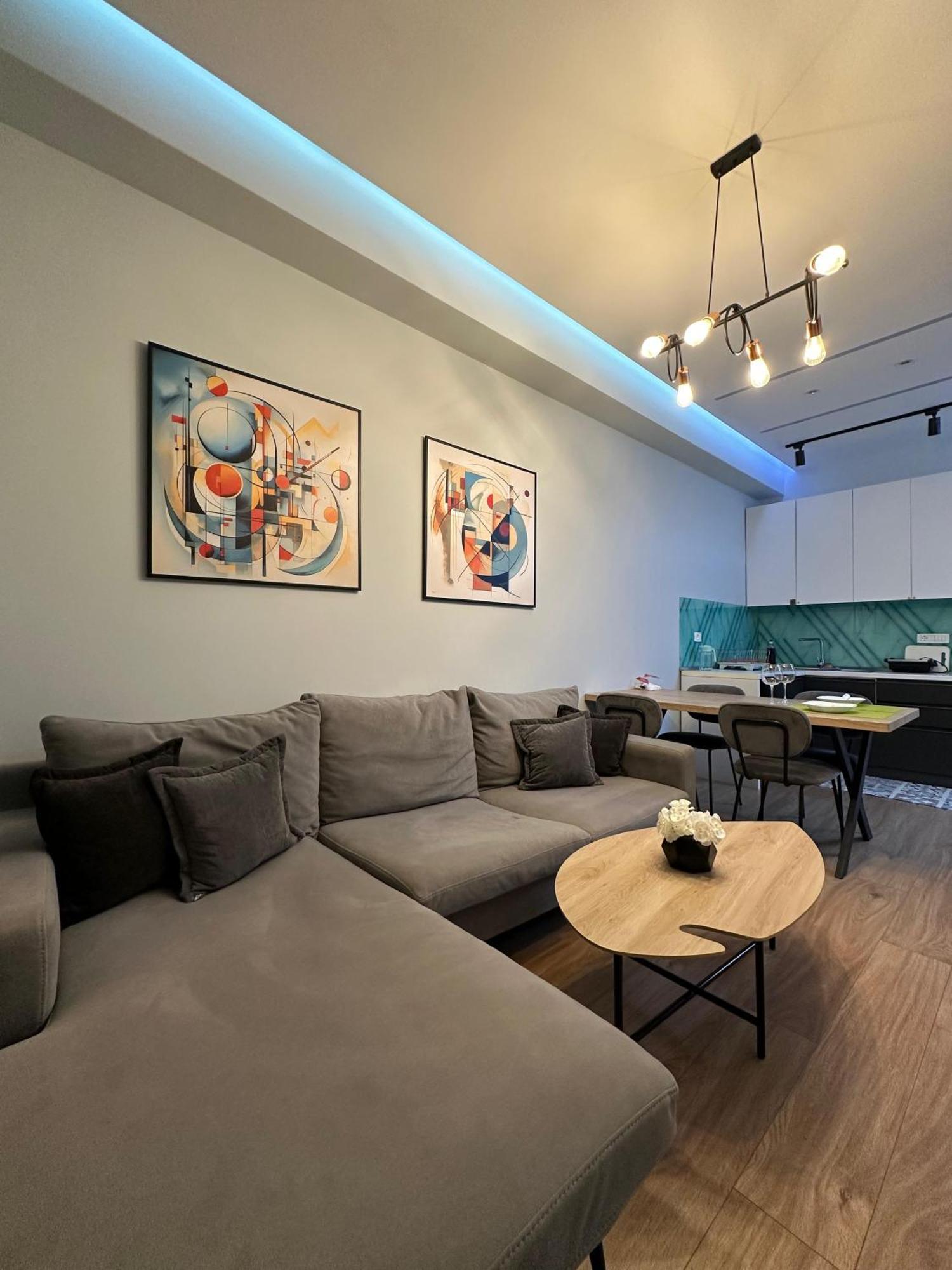 Picasso Apartment Тирана Екстер'єр фото